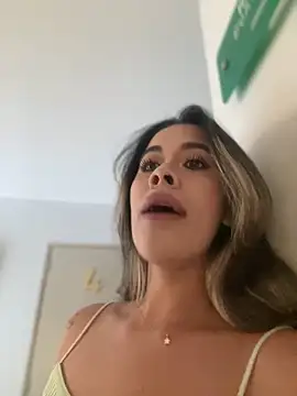 Emilia Bakerr online show from March 17, 2025, 6:42 pm