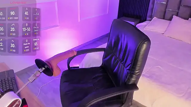 MrsFoucher online show from March 12, 2026, 9:10 pm