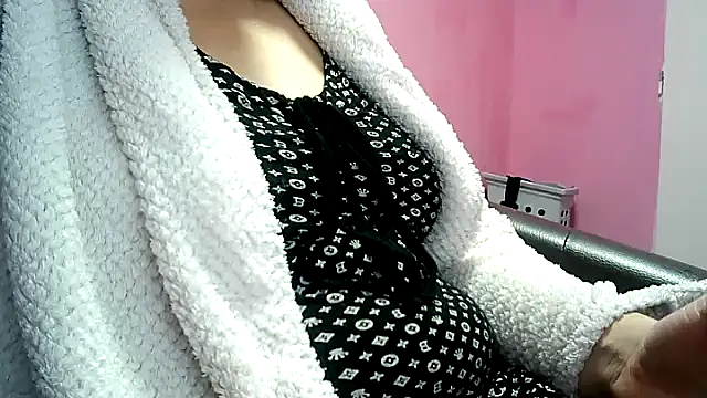 Lucinka1 online show from December 8, 2024, 7:00 pm