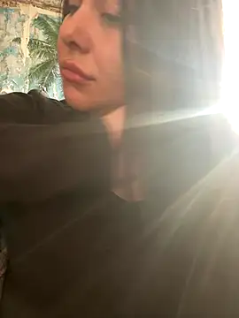 DaisyStreet online show from November 15, 2025, 11:51 am