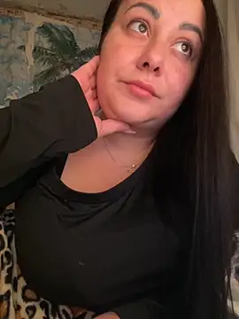 DaisyStreet online show from November 19, 2025, 3:56 pm