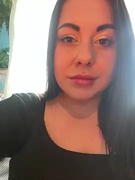 Snapshot of DaisyStreet chatting on April 23, 2026, 8:35 am DaisyStreet online show from April 23, 2026, 8:35 am