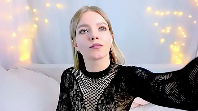 Lily Daviss online show from February 11, 2026, 3:00 am