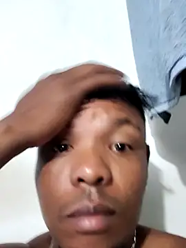 Snapshot of hugo3918_ chatting on February 6, 2026, 2:09 pm hugo3918 online show from February 6, 2026, 2:09 pm