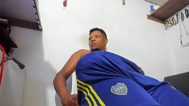 Snapshot of hugo3918_ chatting on February 11, 2026, 11:54 pm hugo3918 online show from February 11, 2026, 11:54 pm