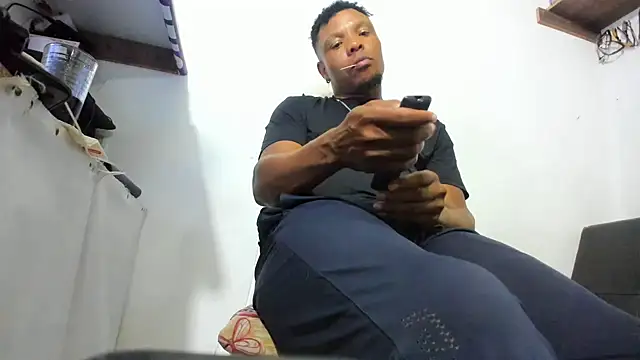 Snapshot of hugo3918_ chatting on February 23, 2026, 1:03 am hugo3918 online show from February 23, 2026, 1:03 am