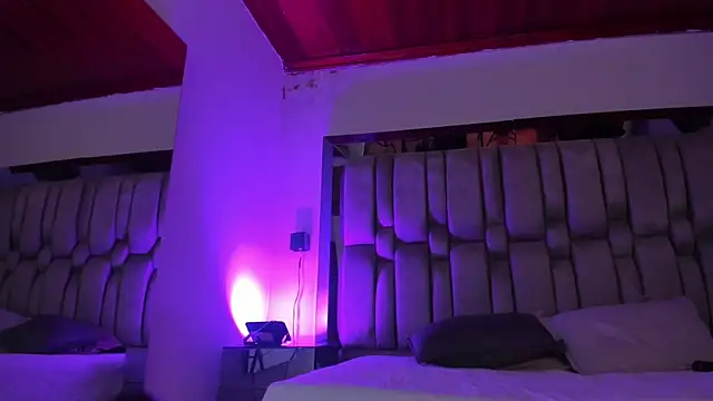 NikkySmiith online show from June 27, 2026, 12:22 pm