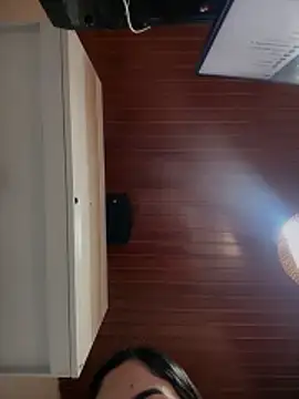 Snapshot of MarianaBenz chatting on April 2, 2026, 11:46 pm MarianaBenz online show from April 2, 2026, 11:46 pm