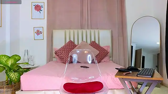 KristennBlue online show from January 8, 2025, 1:00 am