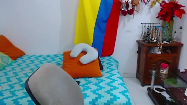 bardotbigcockts online show from November 18, 2025, 5:39 pm