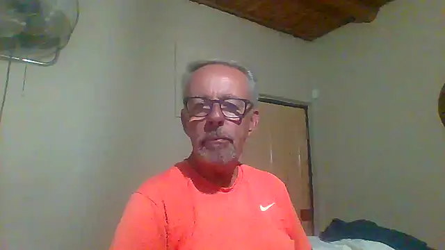 Snapshot of tuggy59 chatting on October 13, 2025, 5:46 pm tuggy59 online show from October 13, 2025, 5:46 pm