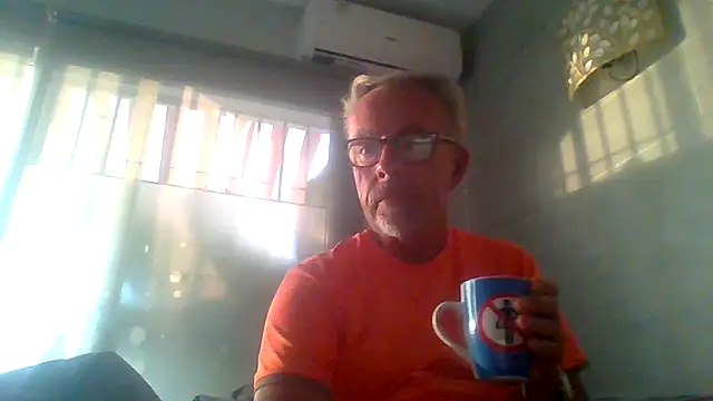 Snapshot of tuggy59 chatting on October 29, 2025, 7:10 am tuggy59 online show from October 29, 2025, 7:10 am