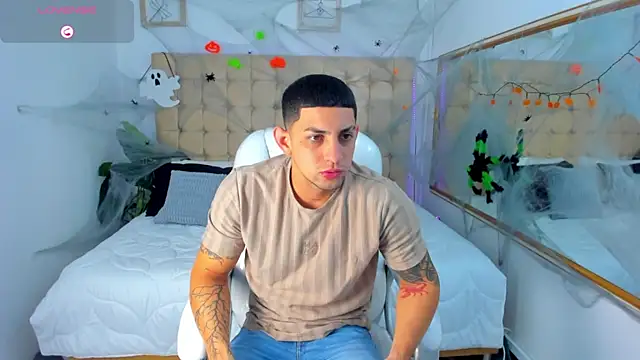 Alex cute77 online show from October 9, 2025, 11:41 am