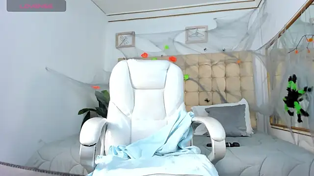 Alex cute77 online show from November 3, 2025, 11:00 am