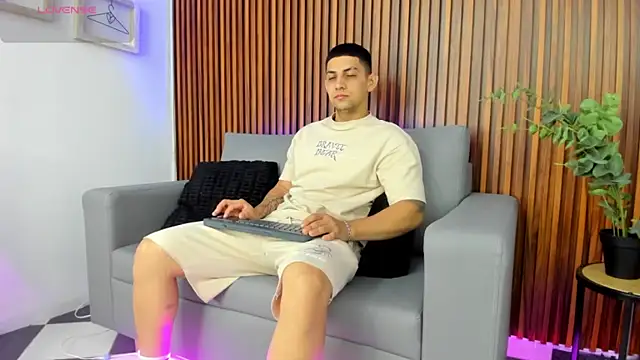 Alex cute77 online show from April 9, 2026, 12:21 pm