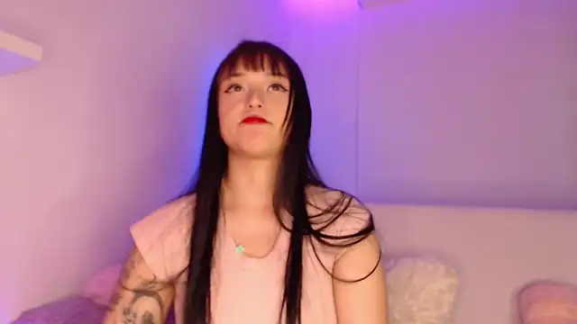 Gloomydoll online show from December 18, 2024, 4:06 pm