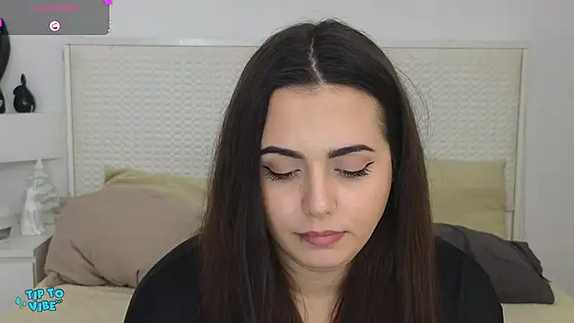 Eva Rogers  online show from December 23, 2024, 2:28 pm