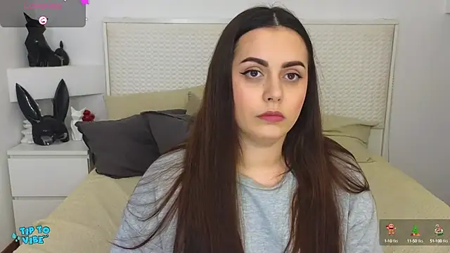 Eva Rogers  online show from January 14, 2025, 1:28 pm