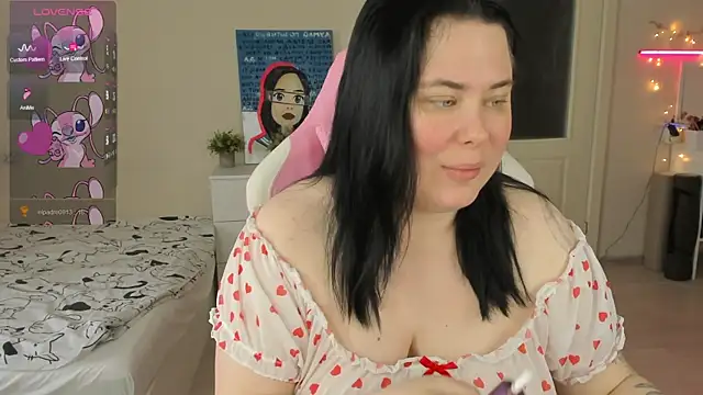 Snapshot of Akemi_BBW chatting on June 20, 2026, 7:00 am Akemi BBW online show from June 20, 2026, 7:00 am