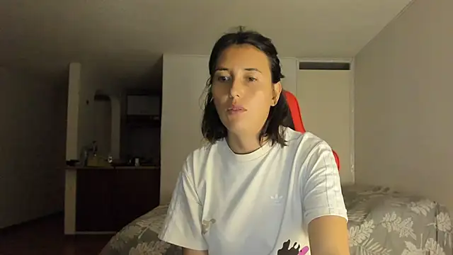 Snapshot of zoe_jeane_beker chatting on February 14, 2025, 1:23 am zoe jeane beker online show from February 14, 2025, 1:23 am