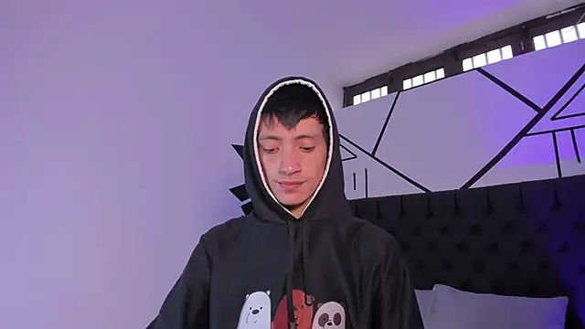 DereckCooperr online show from February 3, 2025, 9:39 pm