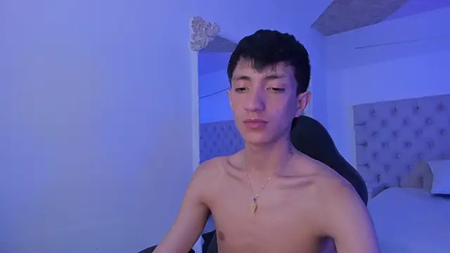 DereckCooperr online show from October 21, 2025, 10:10 pm