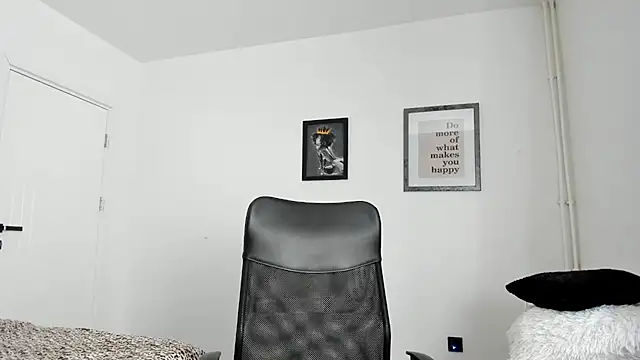 PortraitMarie online show from December 15, 2024, 2:16 pm