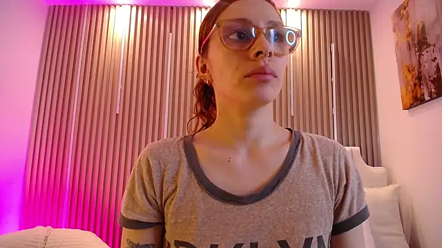 Katy Van online show from April 3, 2026, 8:40 pm