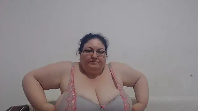 Snapshot of Nykyxo chatting on June 15, 2026, 2:41 pm Nykyxo online show from June 15, 2026, 2:41 pm