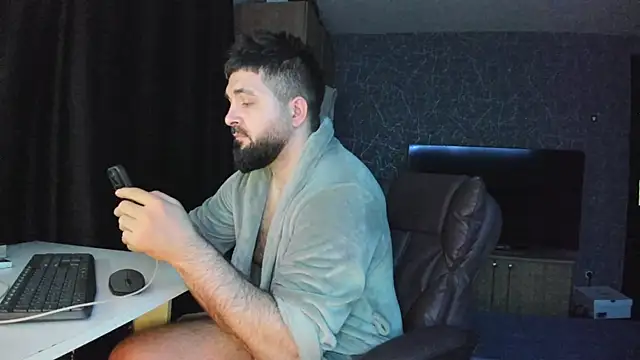 Eduu2322 online show from December 7, 2024, 10:50 pm