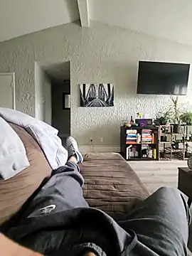 Snapshot of Cemg chatting on November 9, 2025, 3:32 pm Cemg online show from November 9, 2025, 3:32 pm