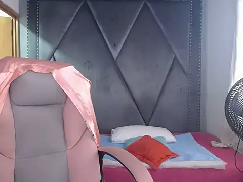 MeganMilF2 online show from March 21, 2026, 12:21 pm