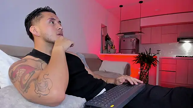 Snapshot of Chriskyle_ chatting on September 23, 2025, 12:24 am Chriskyle  online show from September 23, 2025, 12:24 am