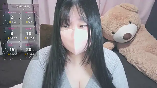 yuinyan3150 online show from April 14, 2026, 2:12 pm