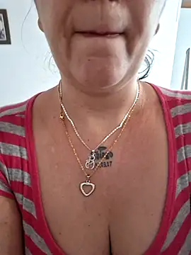 Snapshot of Gimena41 chatting on September 11, 2025, 3:45 pm Gimena41 online show from September 11, 2025, 3:45 pm