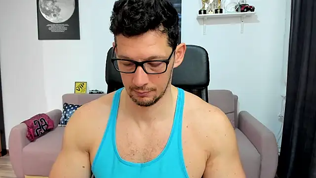 Snapshot of BrutusK08 chatting on March 23, 2026, 8:18 am BrutusK08 online show from March 23, 2026, 8:18 am