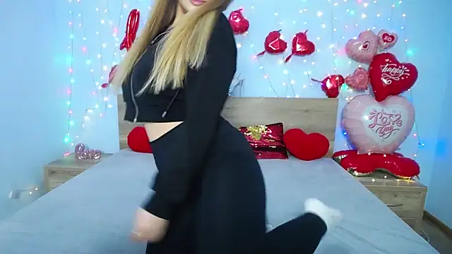 StacyYellig online show from February 7, 2025, 11:13 pm