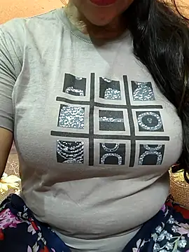CUTE SOPHIA- online show from May 13, 2026, 2:53 am
