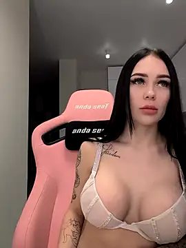 GroteskJane online show from January 1, 2025, 8:47 pm