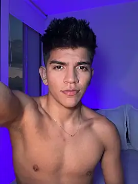 Snapshot of santiago_01 chatting on December 5, 2024, 10:56 pm santiago 01 online show from December 5, 2024, 10:56 pm