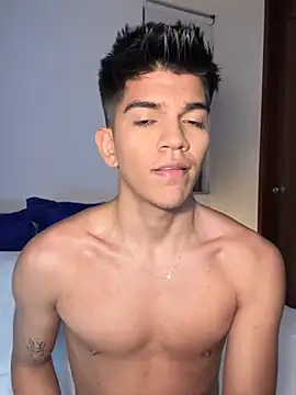Snapshot of santiago_01 chatting on January 26, 2025, 4:20 am santiago 01 online show from January 26, 2025, 4:20 am