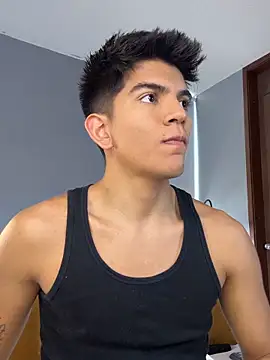Snapshot of santiago_01 chatting on October 3, 2025, 7:22 pm santiago 01 online show from October 3, 2025, 7:22 pm
