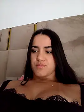 Bella Fior online show from March 14, 2026, 5:51 pm