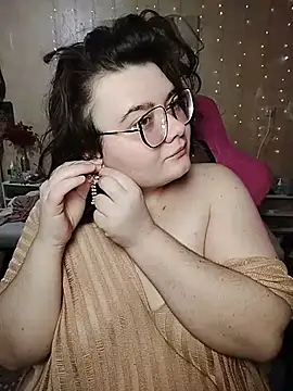 DenisHailey online show from April 8, 2026, 6:08 pm