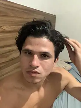 Snapshot of pedrovkr3 chatting on December 5, 2024, 10:45 pm pedrovkr3 online show from December 5, 2024, 10:45 pm