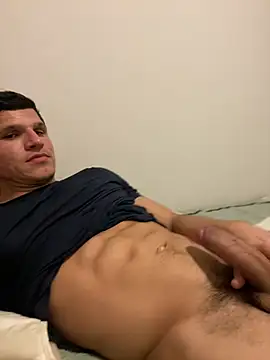 pedrovkr3 online show from May 18, 2026, 11:21 pm