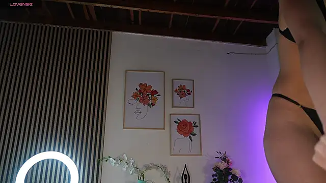 LillyDolls23 online show from April 11, 2026, 1:37 pm