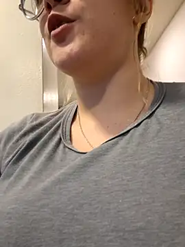 NaomiShimizu online show from March 15, 2026, 8:59 pm