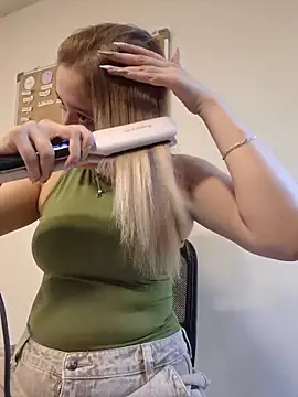NaomiShimizu online show from May 22, 2026, 8:36 pm