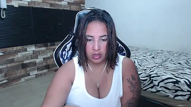 KathyHardcore69 online show from May 1, 2026, 3:44 am